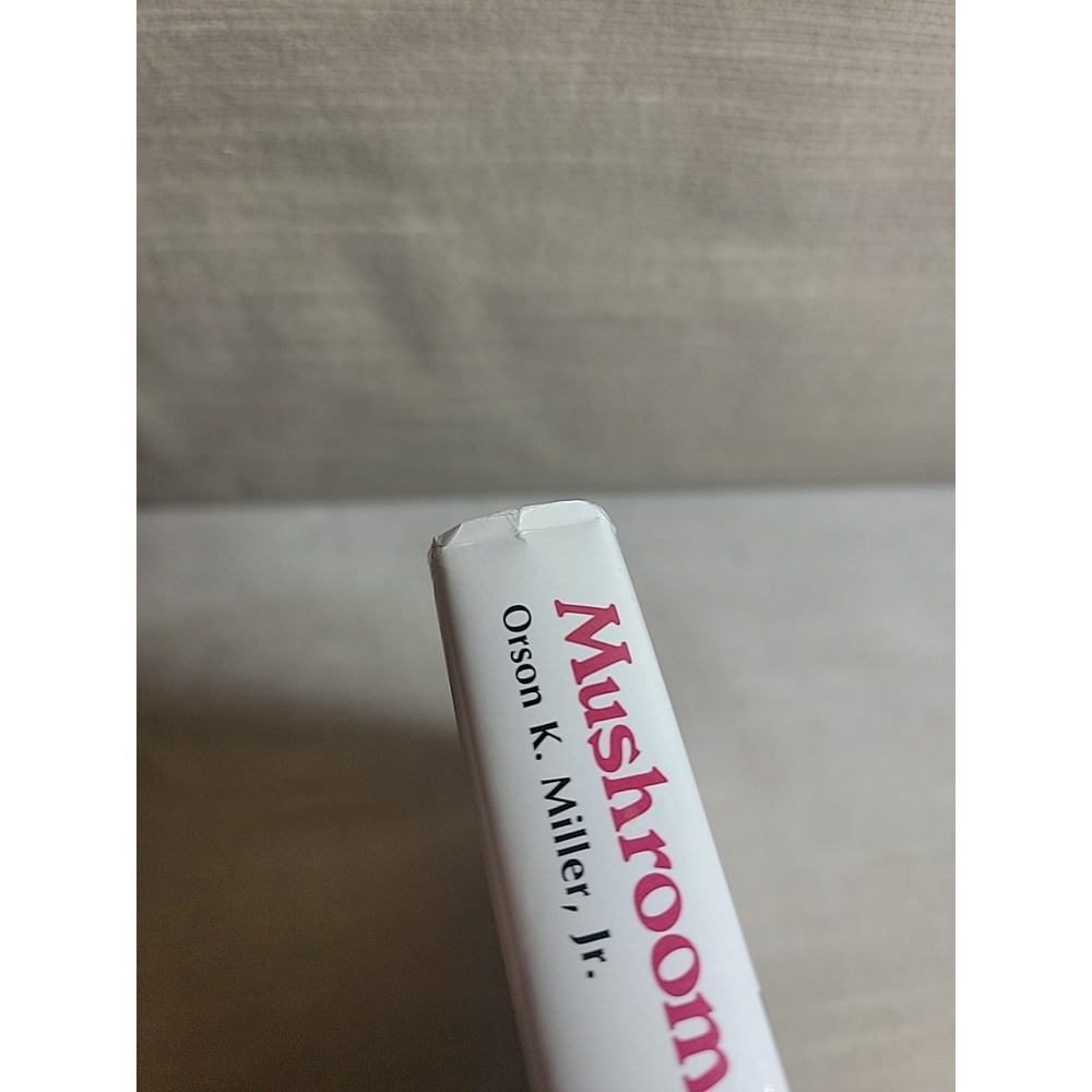 Mushrooms of North America - Jacketed Soft Cover Vintage - Picture 6 of 6
